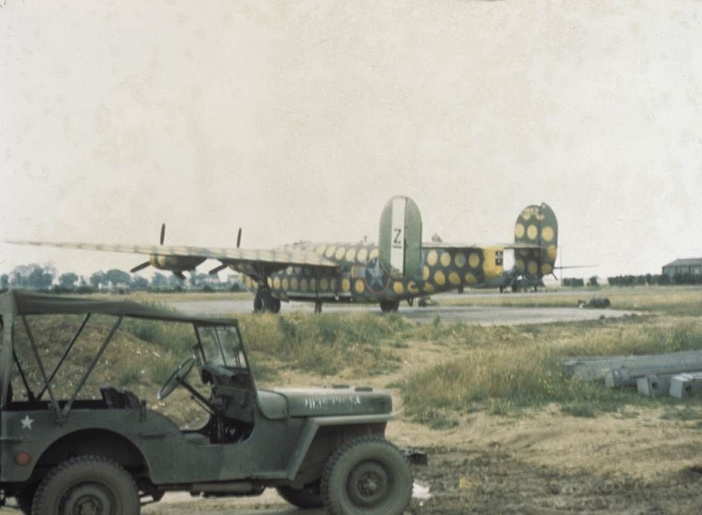 B-24s In Colour / USAAF / USN Library / Forums - Axis And Allies Paintworks